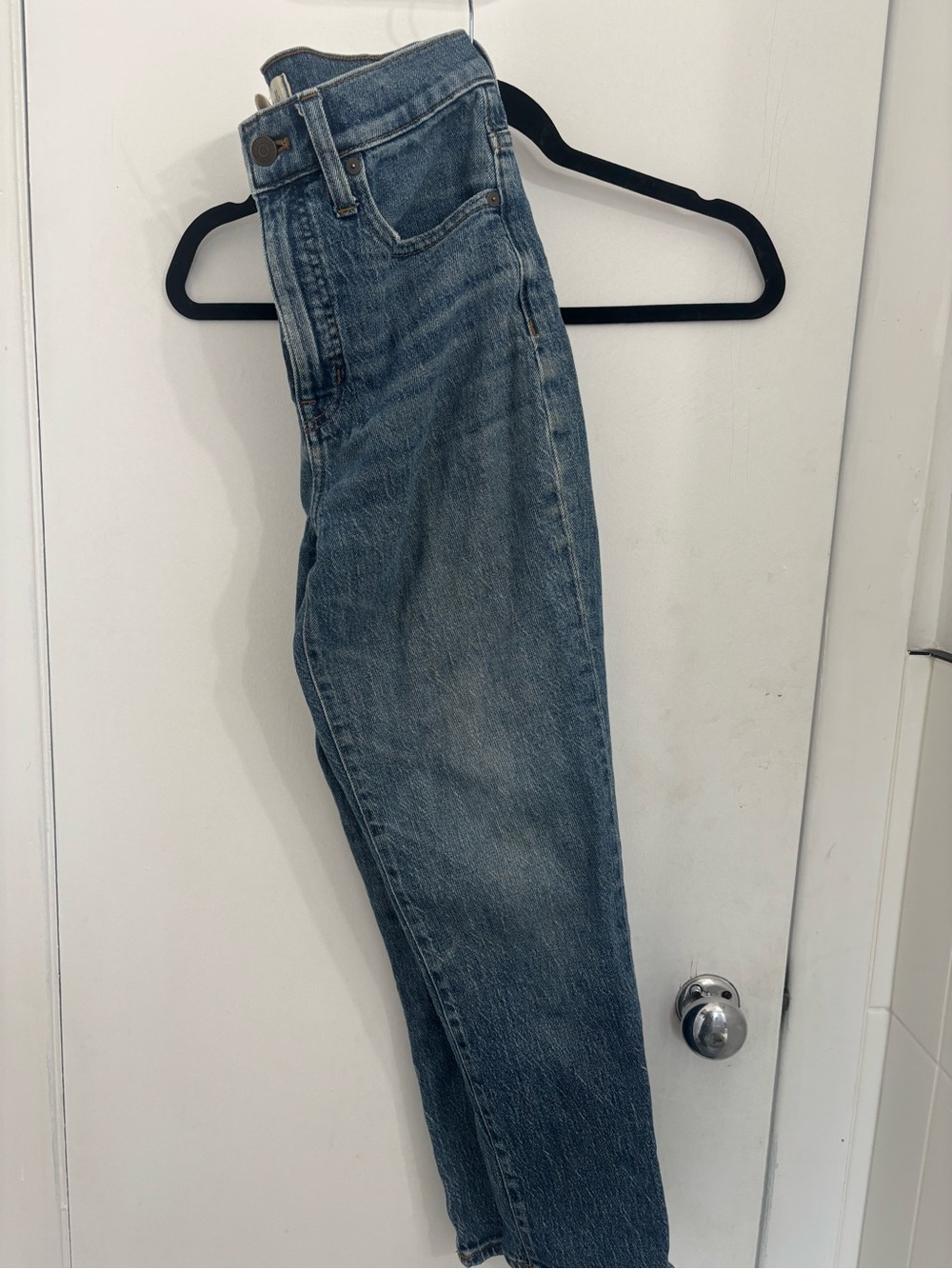 Madewell Straight Leg Jeans in Medium Blue Wash